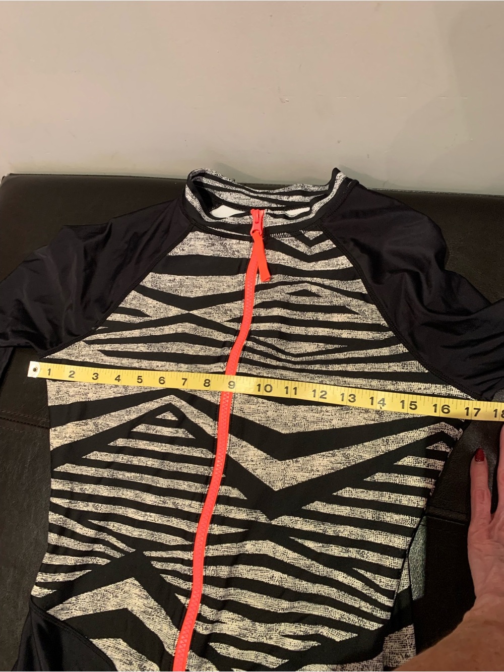 🔥SALE🔥SPEEDO ZIP-UP LONG SLEEVE, RASH GUARD, ONE PIECE. EXCELLENT CONDITION! - Picture 4 of 7